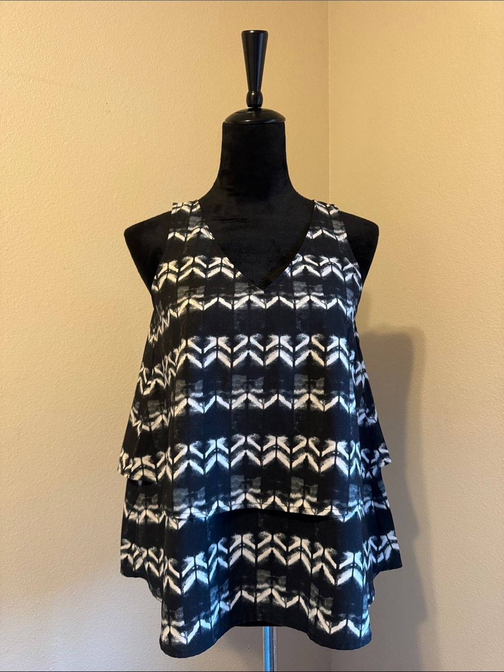 Merona Black & White V-Neck Layered Tank Top